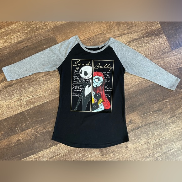2🍒/$36~Disney's Jack & Sally Long Sleeve Top~ Medium - Picture 2 of 7